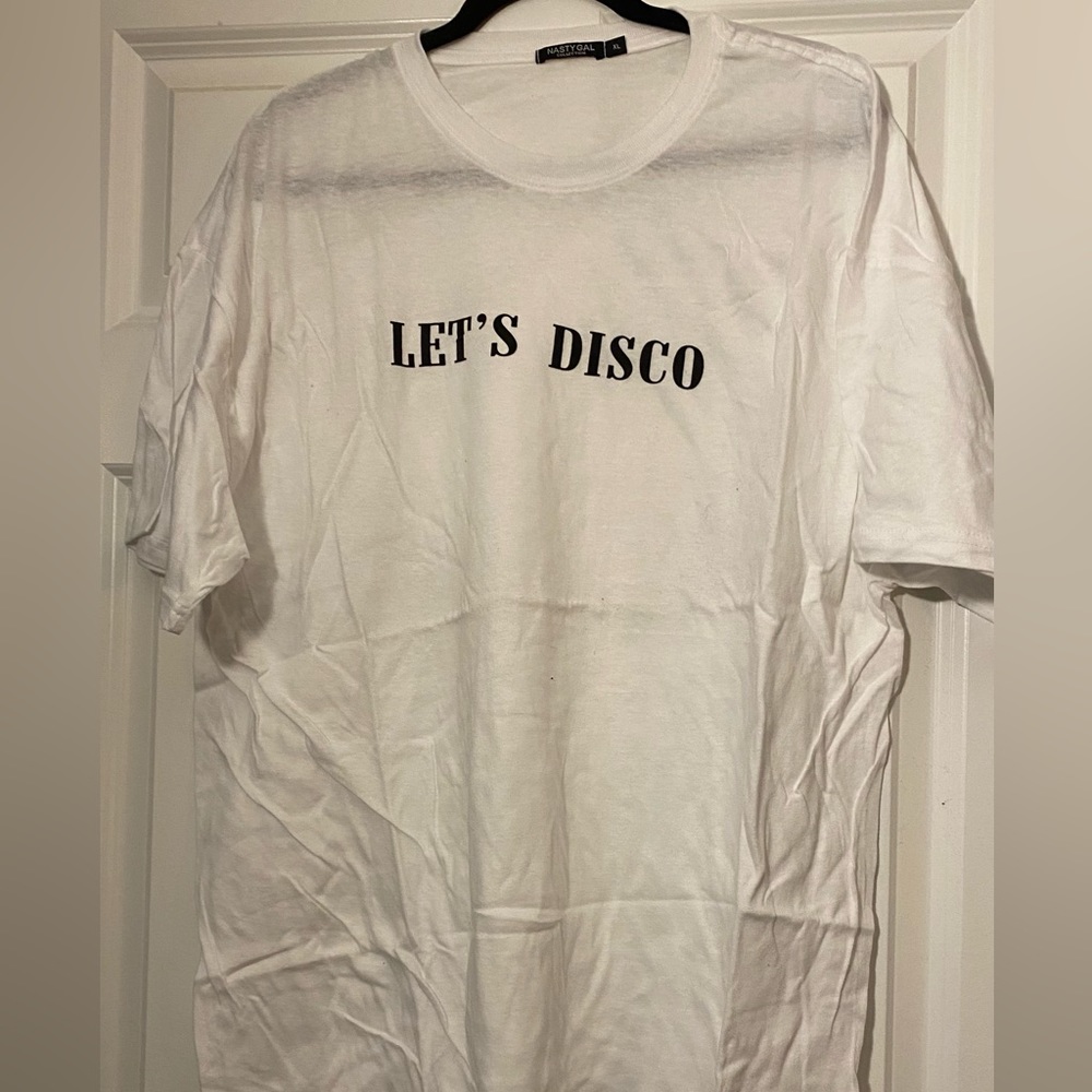 White tee